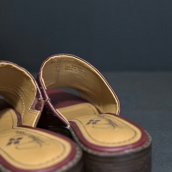 RARE!! Patricia Nash Womans Block Heel Open Toe Map Print Mules - Picture 5 of 5